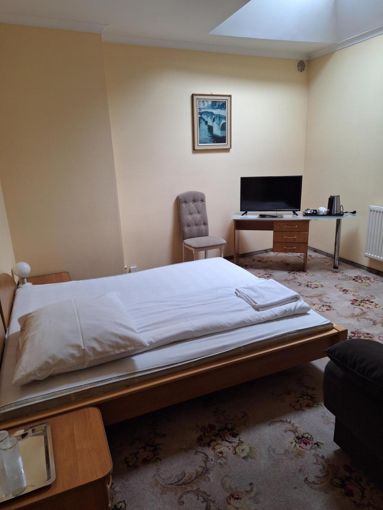 Hotel Malwa Острув-Велькопольски Экстерьер фото