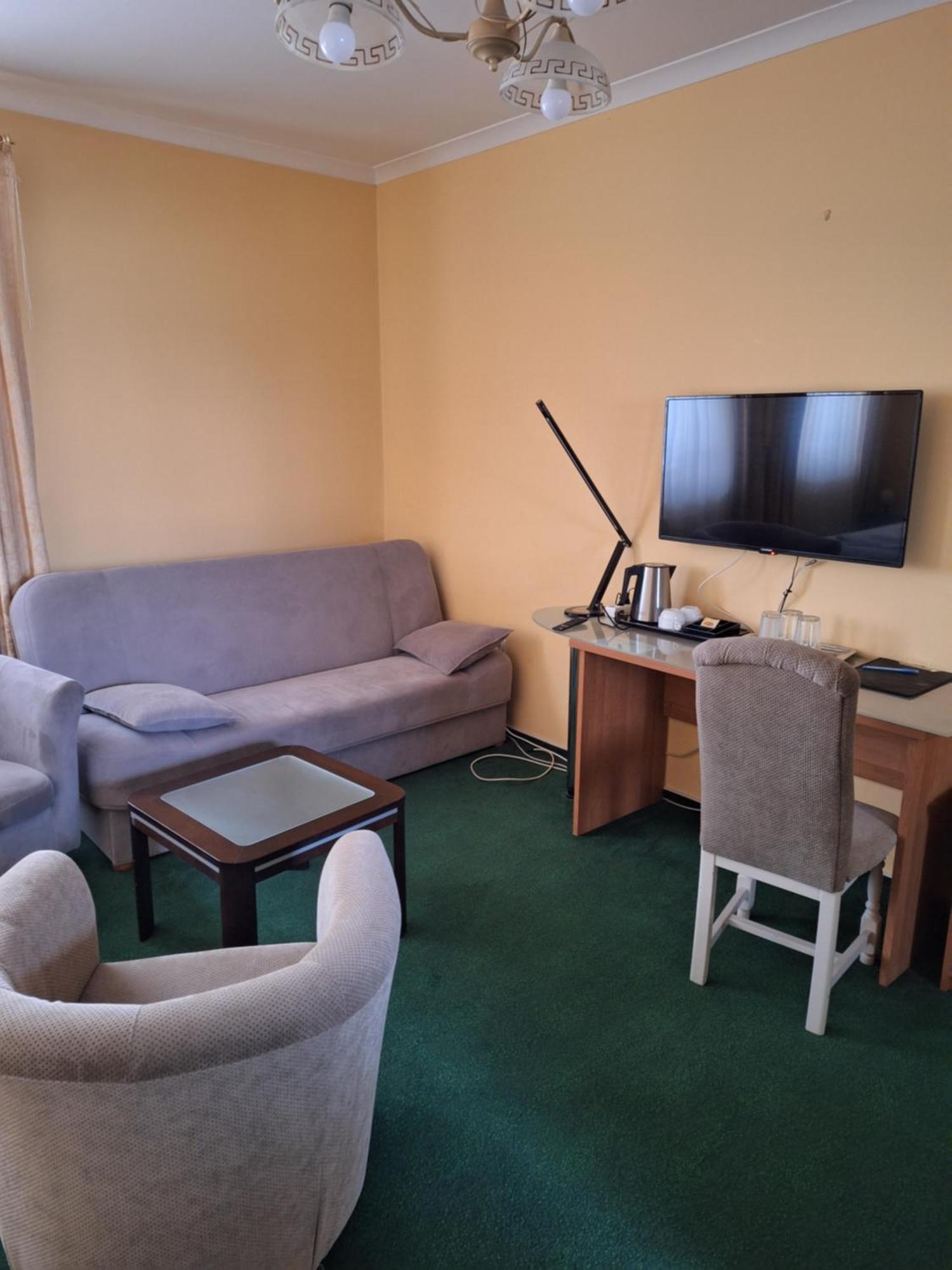 Hotel Malwa Острув-Велькопольски Экстерьер фото