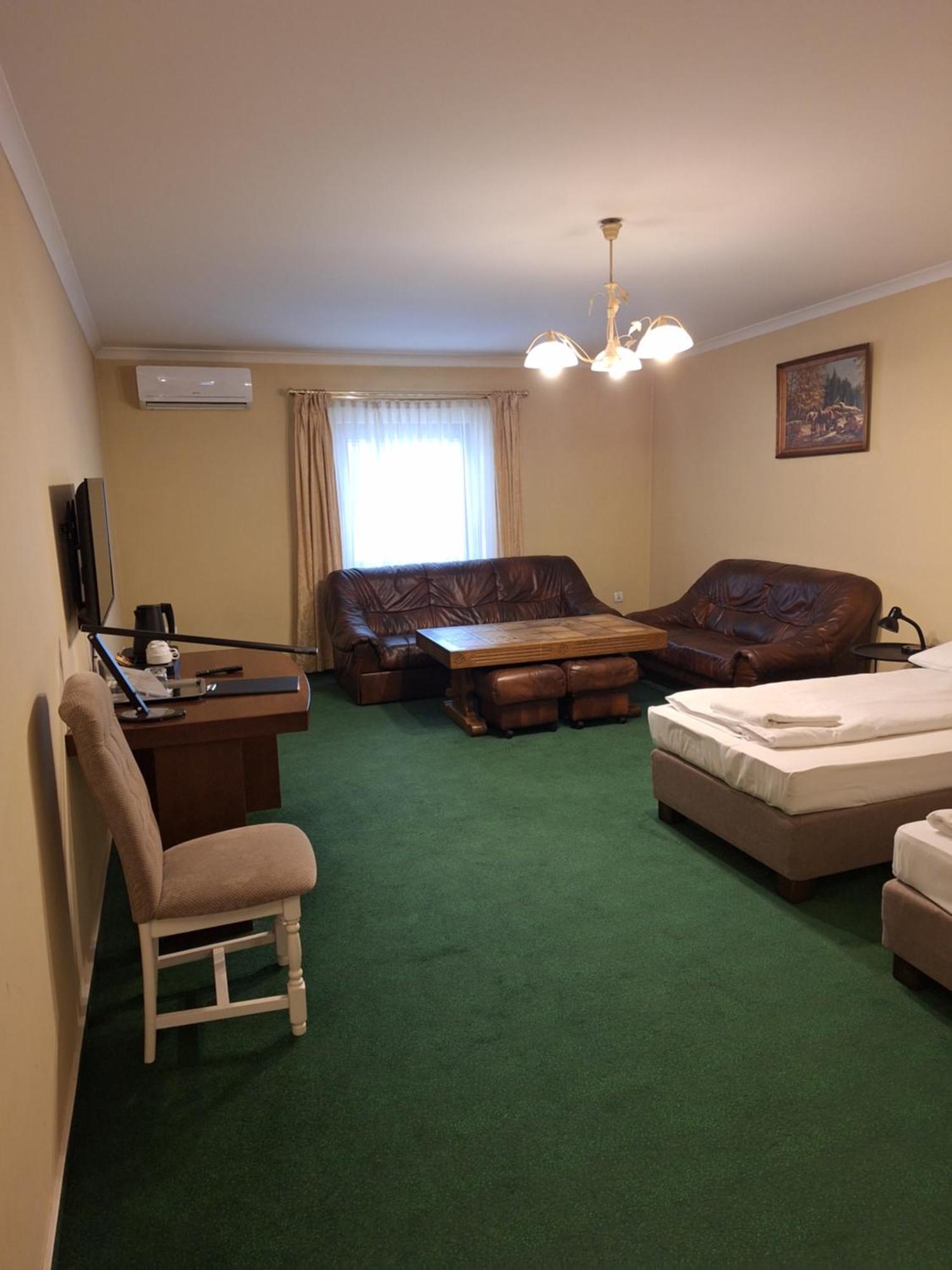 Hotel Malwa Острув-Велькопольски Экстерьер фото
