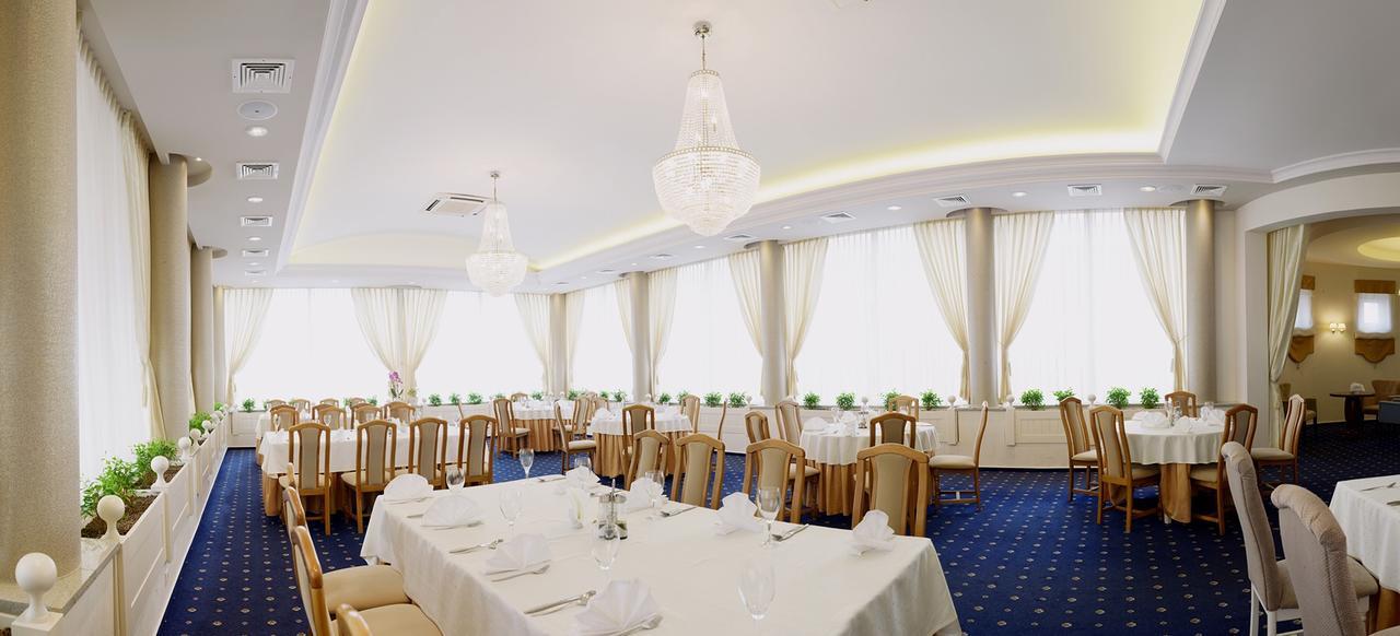 Hotel Malwa Острув-Велькопольски Экстерьер фото