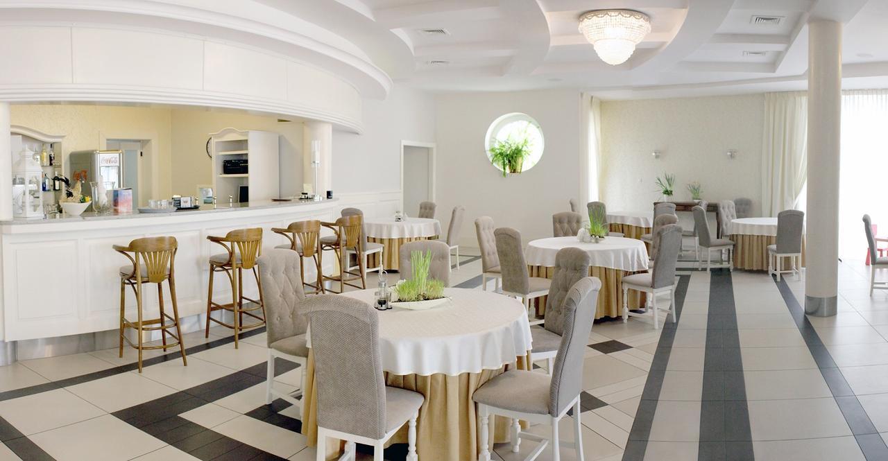 Hotel Malwa Острув-Велькопольски Экстерьер фото